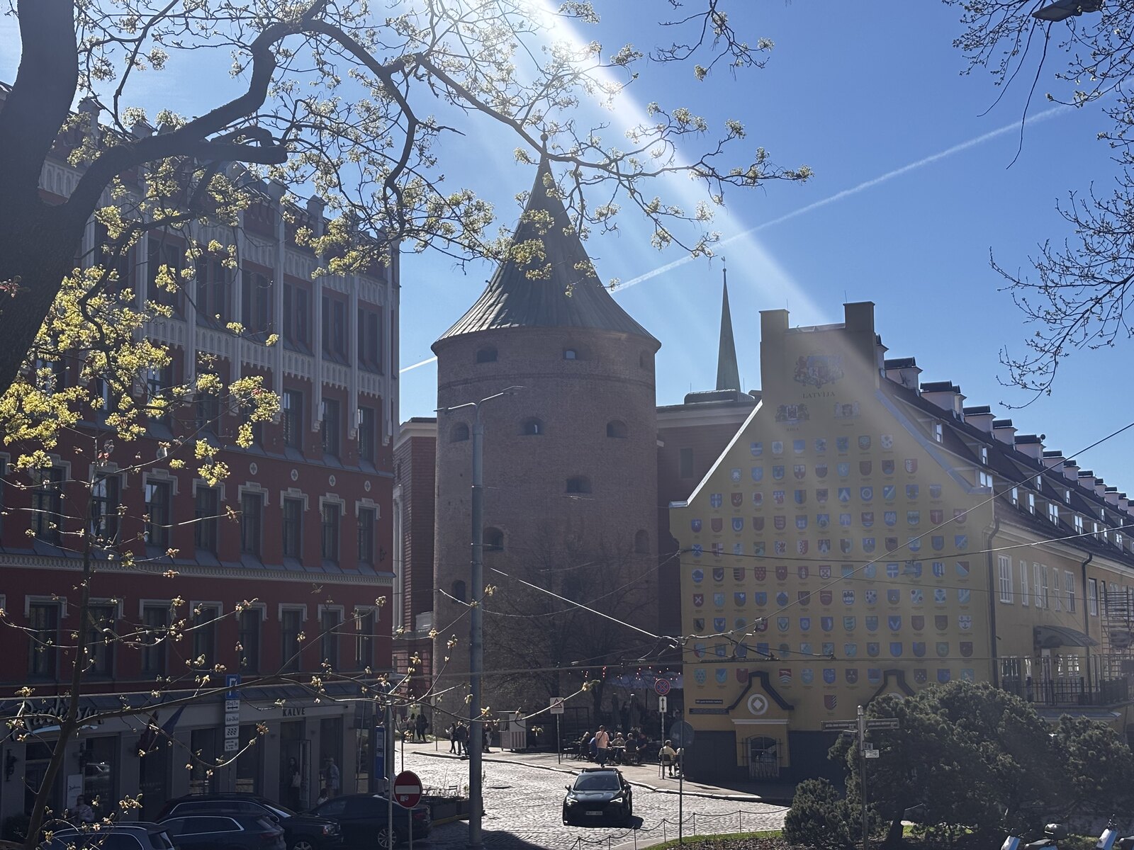 Der Pulverturm (Pulvertornis) in Riga, Lettland &mdash; der einzige &uuml;berlebende mittelalterliche Verteidigungsturm, heute Sitz des Lettischen Kriegsmuseums.