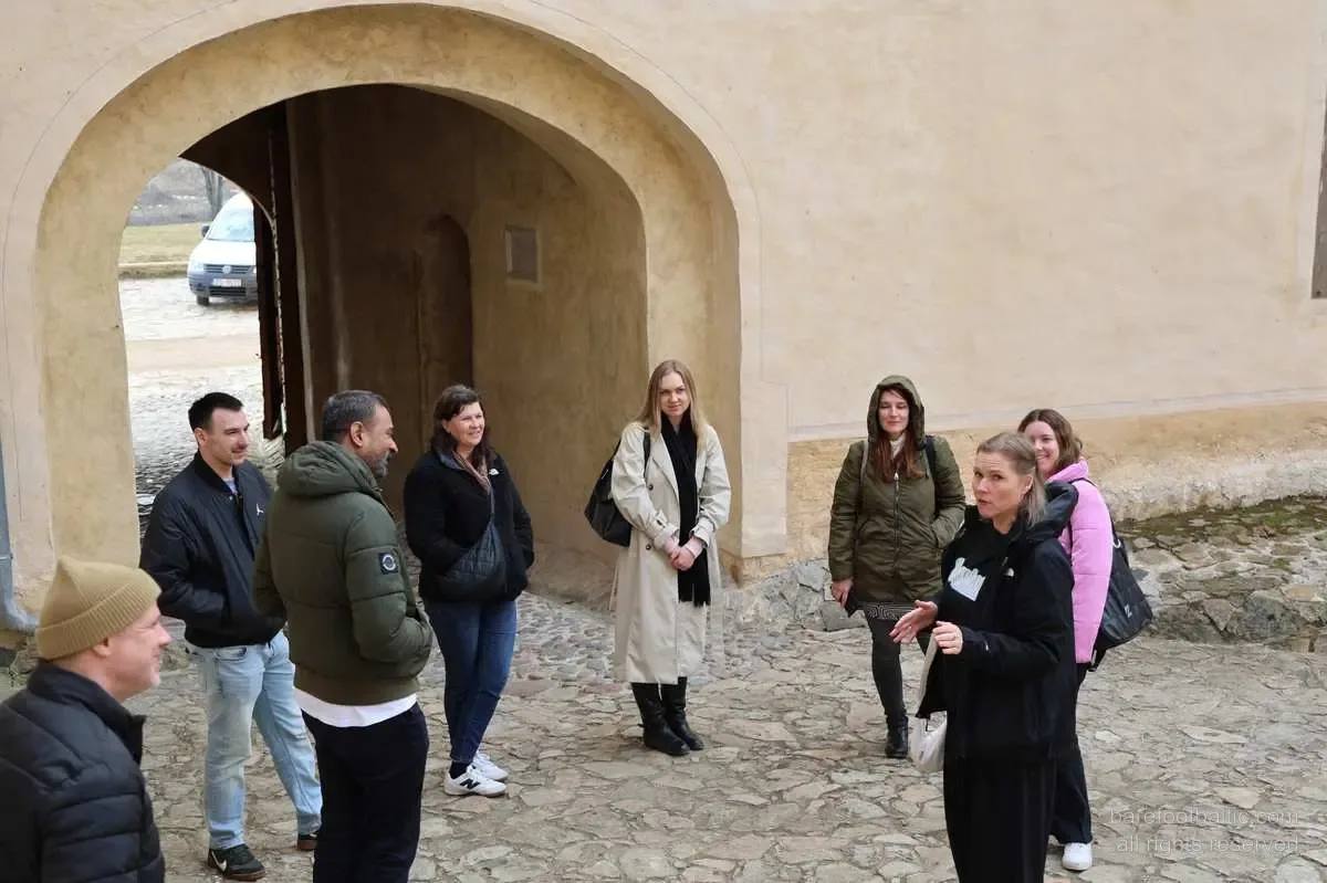 Gäste beim Erkunden der Schlossgärten